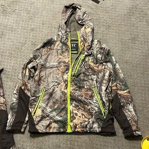 Men’s under armour hunting jacket. Storm2.